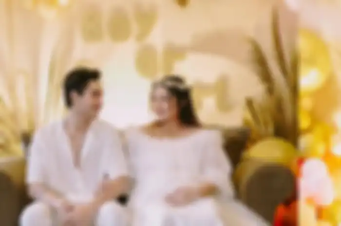 Potret penampilan Siti Badriah dan Krisjiana dalam acara gender reveal.