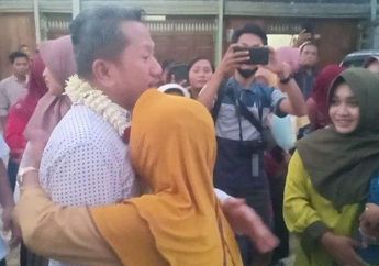 Mudik ke Kampung Halaman, Joko Suranto sang Crazy Rich Grobogan Terharu Disambut Warga Usai Perbaiki Jalan Desa hingga Menghabiskan Dana Rp 2,8 Miliar