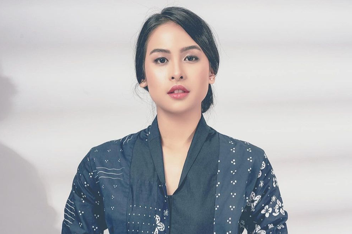 Pesona ayu Maudy Ayunda kenakan kebaya