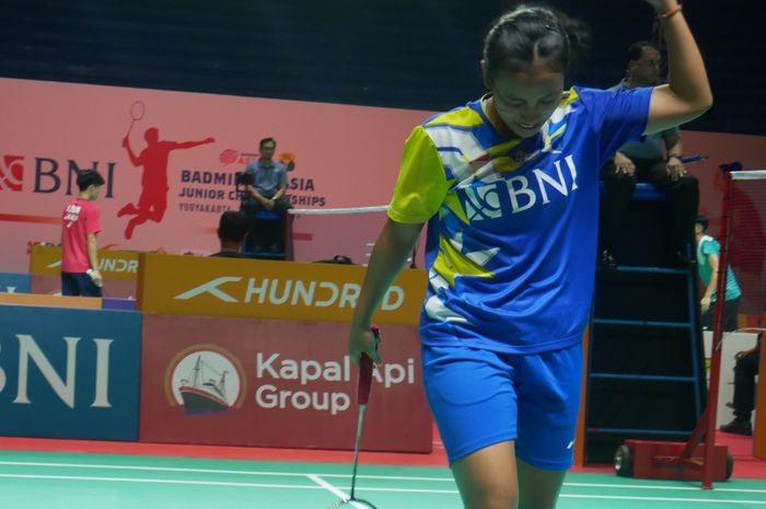 Tunggal putri, Mutiara Ayu Puspitasari, saat tampil pada babak semifinal Kejuaraan Asia Junior 2023 event beregu antara Indonesia vs Thailand, di GOR Among Raga, Yogyakarta, Senin (10/7/2023).