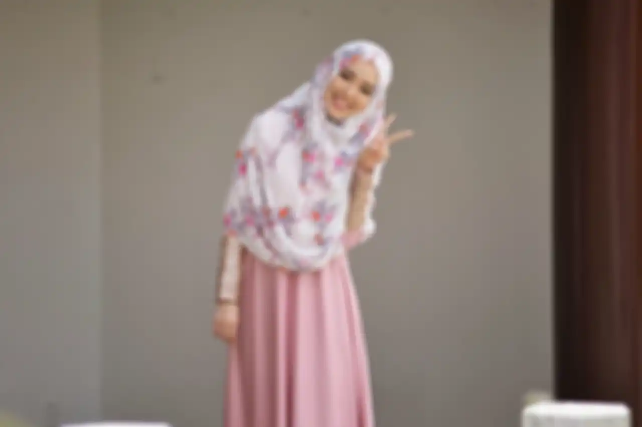 Penampilan Felixia Yeap setelah berhijab