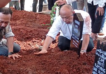 Edwin Super Bejo Lega, Penuhi Keinginan Besar sang Bunda Sebelum Meninggal Dunia : Semoga Itu Bisa Bikin Mama Senang