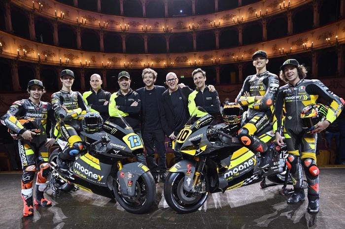 Mooney VR46 Racing telah melakukan peluncuran tim untuk MotoGP 2022, Valentino Rossi pun sangat menantikan aksi mereka diatas lintasan.