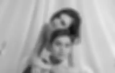 Belum Kapok Pamer Foto Panas, Tingkah Manja Amanda Manopo ke Billy Syahputra Saat Tiduran di Atas Ranjang Bikin Netizen Berpikir Negatif