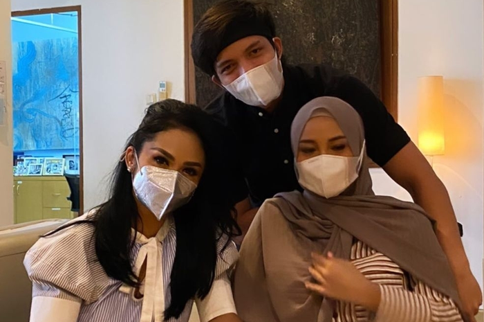 Krisdayanti, Aurel Hermansyah dan Atta Halilintar.