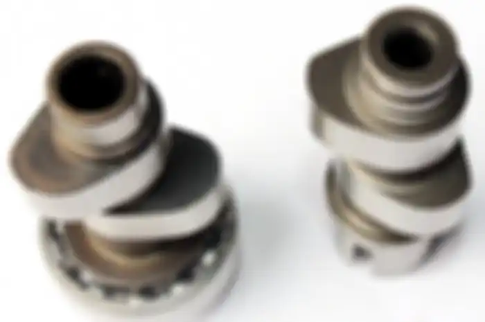 Kiri kem Big Valve, lift tinggi. Kanan kem standar korek, klep kecil dan lift rendah