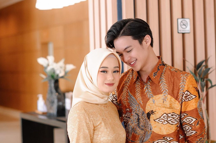 Dinda Hauw dan Rey Mbayang