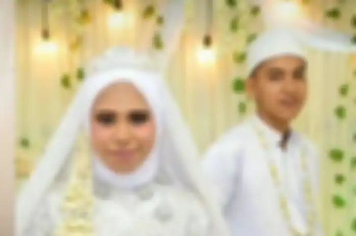 Viral wanita belum pernah pacaran selam 28 tahun hingga akhirnya berjodoh dengan muridnya. 