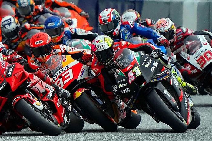 Aleix Espargaro terlibat senggolan dengan Marc Marquez di awal balapan MotoGP Styria 2021