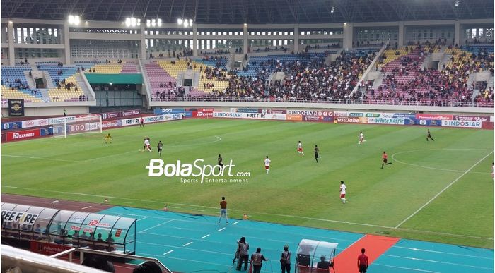 Suasana pertandingan Persis Solo Vs Dewa United dalam laga grup A Piala Presiden 2022 di Stadion Manahan, Jumat (24/6/2022).