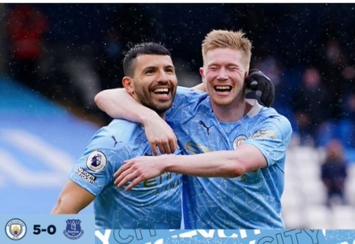 Pemain Manchester City, Sergio Aguero dan Kevin De Bruyne.