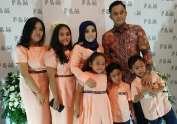 Muzdalifah Pamer Foto Keluarga Bareng Fadel Islami, Ekspresi Sedih di Wajah Anak Nassar Jadi Sorotan