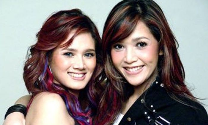 Mulan Jameela dan Maia Estianty saat tergabung dalam Duo Ratu. 