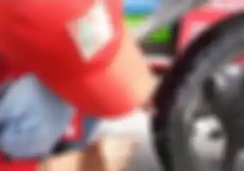 Enggak Asal Tusuk, Begini Teknik Tambal Ban Tubeless yang Benar, Awas Robek