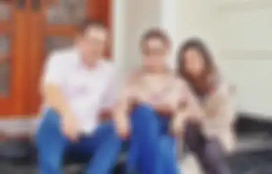 Suaminya Berstatus Putra Mahkota Keluarga Cendana dengan Kekayaan Rp 28 Triliun, Mayangsari Nyatanya Tak Gengsi Naik Mobil yang Lebih Murah dari Tas yang Ditentengnya, Kemewahan Seakan Tak Melulu Jadi yang Utama