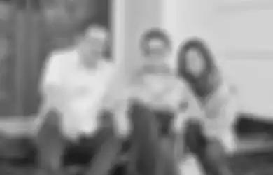 Suaminya Berstatus Putra Mahkota Keluarga Cendana dengan Kekayaan Rp 28 Triliun, Mayangsari Nyatanya Tak Gengsi Naik Mobil yang Lebih Murah dari Tas yang Ditentengnya, Kemewahan Seakan Tak Melulu Jadi yang Utama