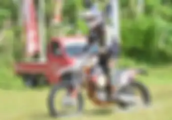 Keren, Yuk Intip Gaya Wakil Bupati Trenggalek di Atas Motor Trail