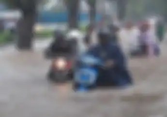 Terobos Banjir, Terus Motor Matik Enggak Mau Jalan? Jangan Panik Buruan Lakukan Hal Ini