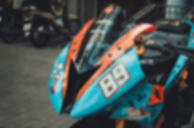 Bentuk wajahnya sangat mirip dengan S1000RR