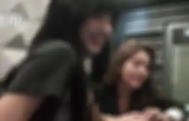 Bikin Gemas, Persahabatan Jeon Somi dan Lisa BLACKPINK Curi Perhatian!