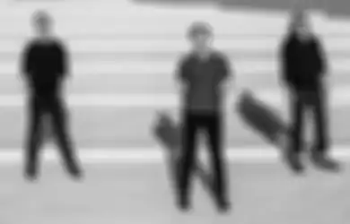 Jimmy Eat World Rilis Lagu dan Video Klip Terbaru, 'Place Your Debts'