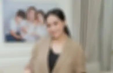 Bikin Syok, Harga Sandal Nagita Slavina yang Mirip Sepatu Barbie Ini Tembus Belasan Juta Rupiah