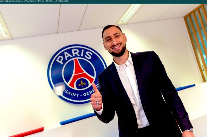 Mantan kiper AC Milan, Gianluigi Donnarumma, resmi bergabung dengan klub raksasa Liga Prancis, PSG.