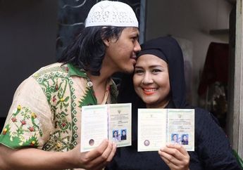 Sang Suami Setia Dampingi Hingga Ajal Menjemput, Ternyata Ria Irawan Justru Titipkan Pesan Terakhir Pada Sosok Ini: 'Pertama Kalinya Dia Minta Begitu'