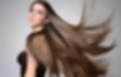 Enggak Perlu Hair Dryer! Ini 5 Trik Rambut Cepat Kering Tanpa Rusak!
