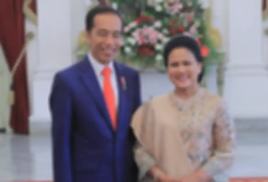 Intip Gaya Modis Ibu Negara Iriana Jokowi Saat Temani Presiden Blusukan ke Korea Selatan, Selalu Sukses Jadi Sorotan!