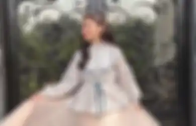 Prilly Kunjungi Masjid di Turki, Khusyuk Berdoa Minta Jodoh Impian
