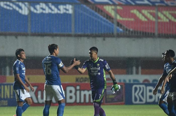 Deden Natshir saat masih membela Persib Bandung.