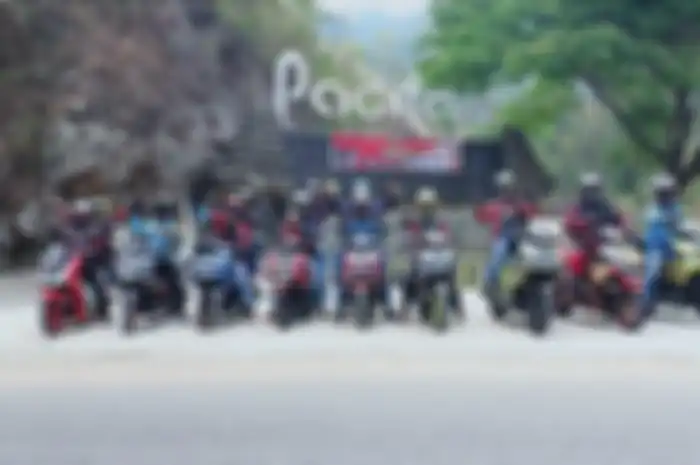 Kompak banget nih keluarga besar ARCI Mojokerto, rayakan ultah ke-2 gelar turjib ke Pantai Klayar.