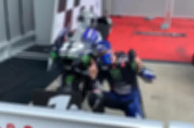 Maverick Vinales dan mitos jelek peraih pole position di MotoGP Austria. Tiga musim terakhir pole position gak pernah juara di MotoGP Austria. Bagaimana dengan Maverick Vinales hari ini, (16/8/2020)