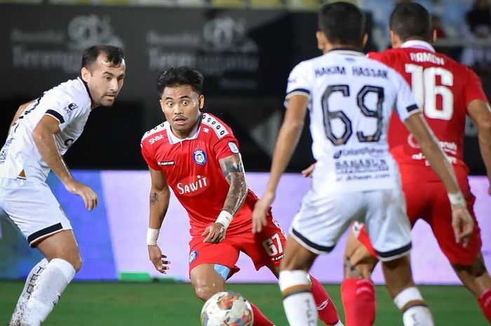 Saddil Ramdani saat membela Sabah FC vs Terengganu, Jumat (24/11/2023).