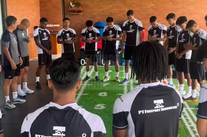 Pemain abroad yakni Roanldo Kwateh terlihat sudah tiba di Jakarta dan bergabung dalam latihan dengan Timnas Indonesia.