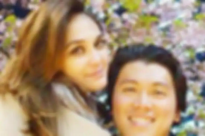 Sosok Luna Maya dan Reino Barack.