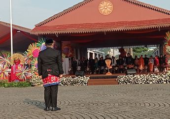 Momen Gubernur dan Wagub DKI Jakarta, Pramono Anung - Rano Karno Goyang Stecu-stecu usai Upacara