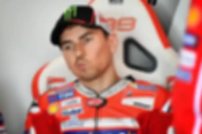 Jorge Lorenzo yang mengajukan diri untuk bisa gabung ke Honda