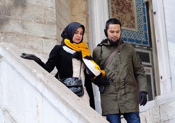 Pantas Punya Banyak Pabrik Uang hingga Sanggup Bangun Hunian Mewah, Intip Penampakan Rumah Shireen Sungkar dan Teuku Wisnu yang Mewah Bak Istana Putih di Film Disney