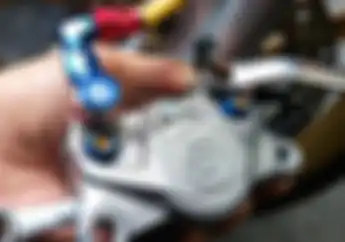 Lebih Pakem Mana Sih, Kaliper dengan Satu atau Dua Piston? Ini Keterangan Ahlinya