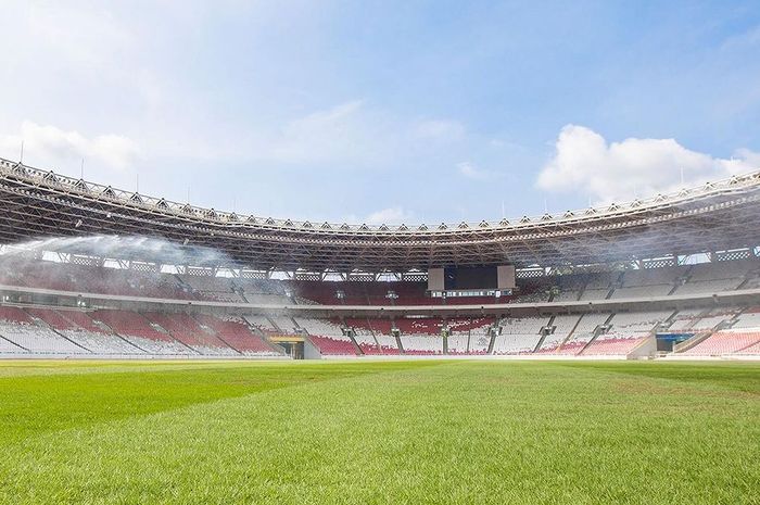 Kondisi terakhir rumput Stadion Utama Gelora Bung Karno, Jakarta, Senin (19/2/2024)