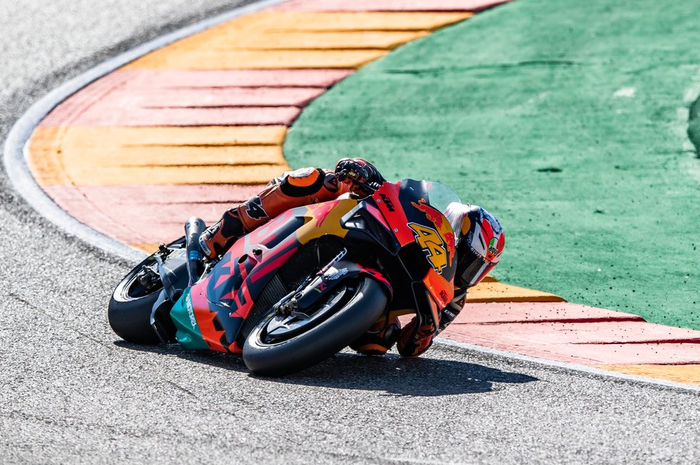 Terang-terangan, pembalap tim Red Bull KTM Factory Racing, Pol Espargaro ungkap masalah KTM di MotoGP Aragon 2020.