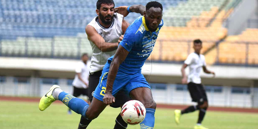 Geoffrey Castillion Dirumorkan Hengkang dari Persib, Begini Penjelasan Robert Rene Albets