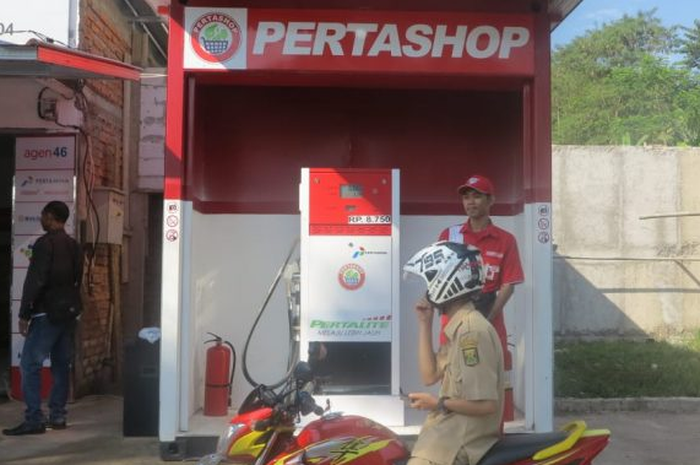 Harga bensin di SPBU mini Pertashop sama dengan di SPBU Pertamina.