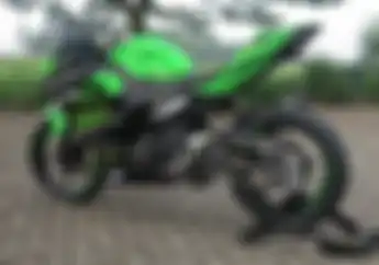 Dari Jauh Tampang Kawasaki Ninja 250 Tahun 2018 Ini Garing Banget, Begitu Dekat Wow Horang Kaya...
