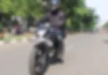 Mau Motor Manual Lebih Irit Bahan Bakar? Begini Triknya