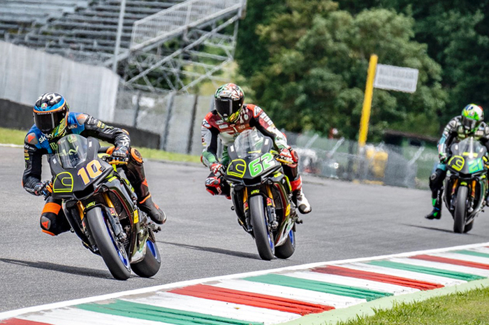 Gak biasanya nih Valentino Rossi absen saat latihan bareng muridnya di sirkuit Mugello Italia beberapa waktu lalu