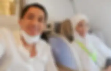 Di Tengah Rumor Perselingkuhan Suami, Ayu Dewi Pilih Menenangkan Diri ke Tanah Suci, Ini Doa yang Diminta Istri Regi Datau: Akan Selalu Berusaha