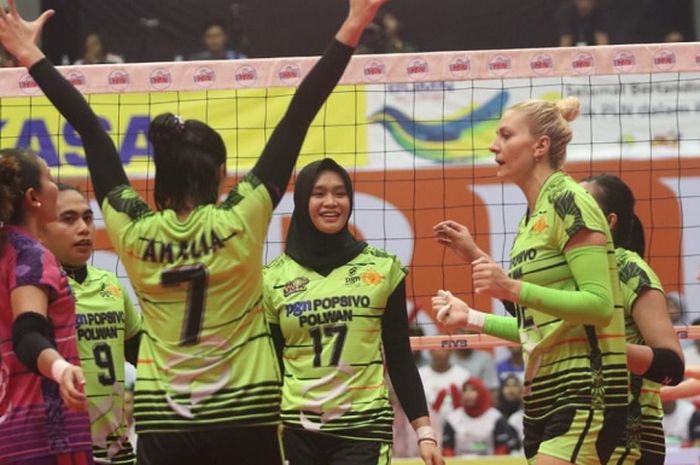 Pemain tim putri Jakarta PGN Popsivo Polwan saat bermain pada laga lanjutan Putaran II Proliga 2019 